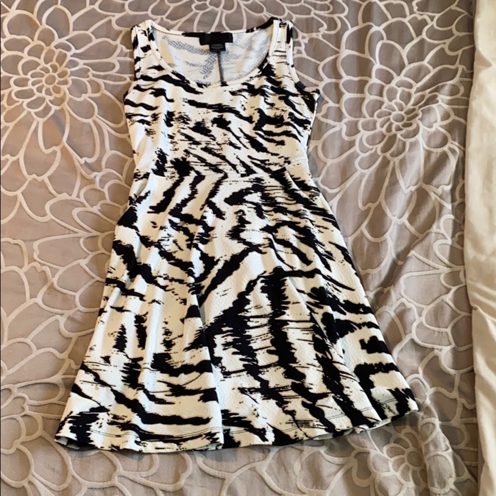 Kardashian black and off white dress